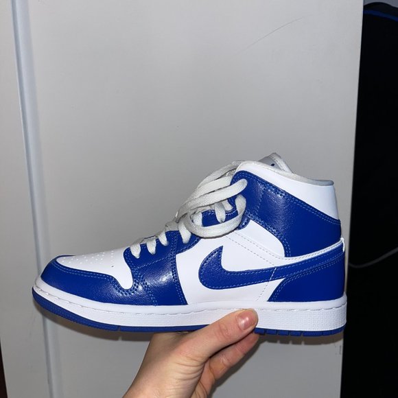 Nike Jordan Mids Blue & White Women's 6.5 - Picture 3 of 7